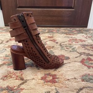 Freebird   TERESA Size 7